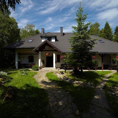 Stylowy Zajazd Pod Czarnym Kogutem Czarna  Exteriör bild