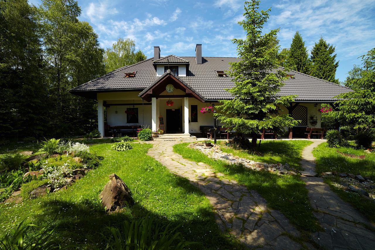 Stylowy Zajazd Pod Czarnym Kogutem Czarna  Exteriör bild